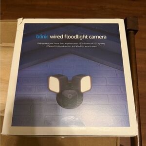 Link Wired Floodlight Camera - Black and White